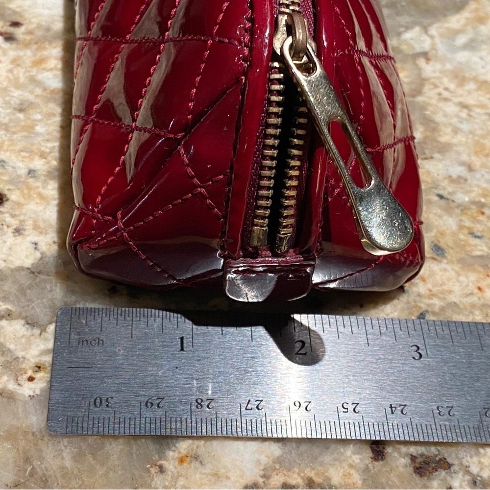 Vintage Burberry red patent pouch - Picture 3 of 9